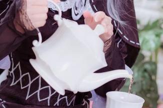又是一张Sally Dorasnow的全套CalvinKlein图集，关键是，这种让人浮想联翩的气息可怎么办？